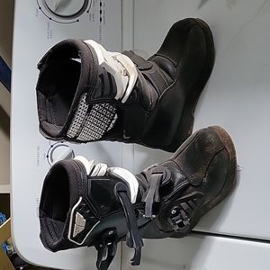 Kids racing boots